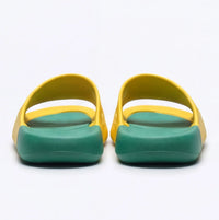 Chinelo Slide Nuvem Infantil Brasil ✦ Bandeira Copa | VAI DAR BRASIL